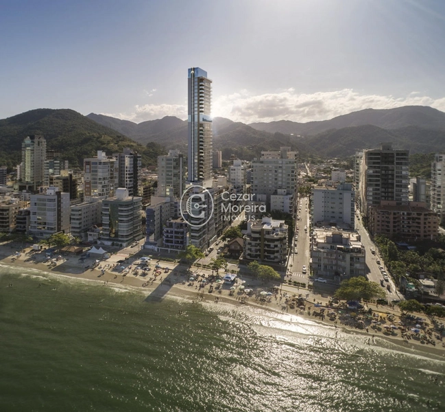 Apartamento em Itapema/SC com 4 suítes: 3ª foto da galeria de imagens do imóvel