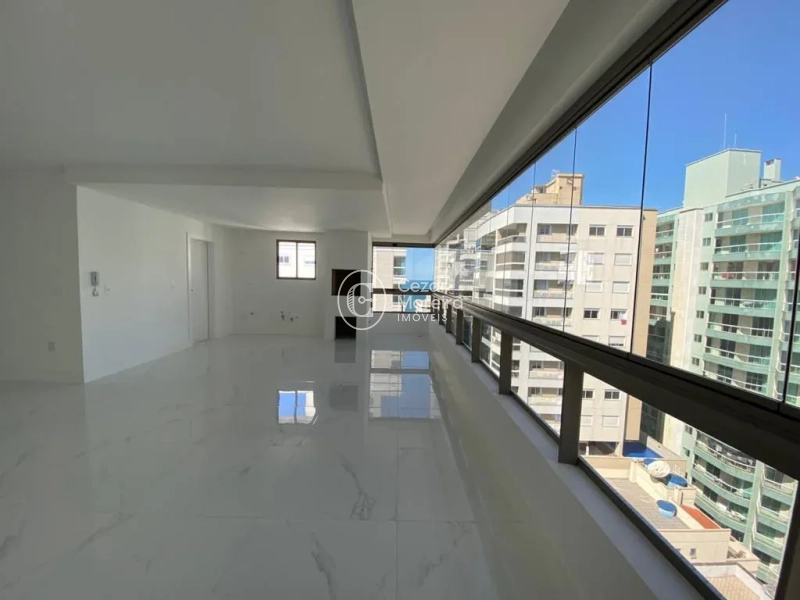 Apartamento em Itapema/SC com 3 suítes: 1ª foto da galeria de imagens do imóvel