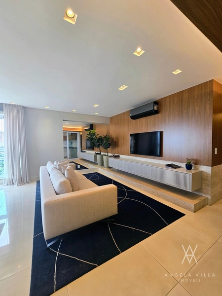 Apartamento semimobiliado no Bueno