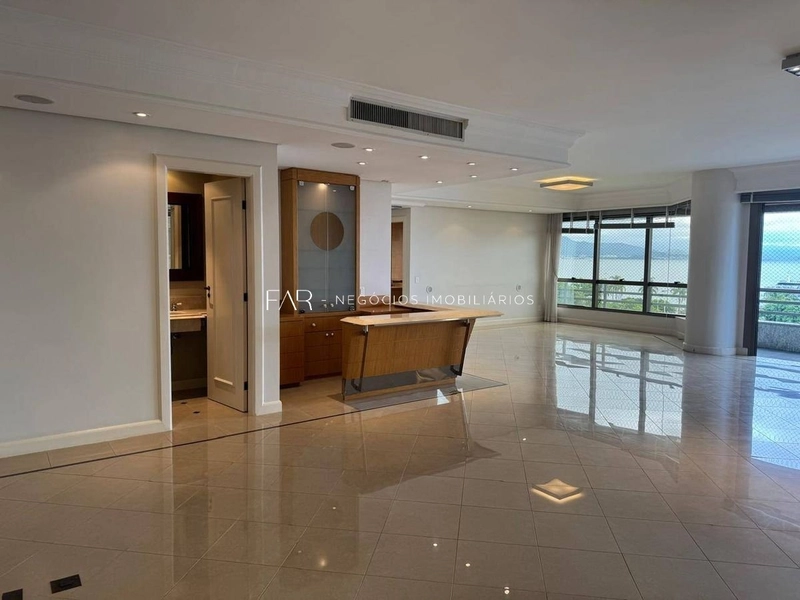 Lindo Apartamento vista Beira Mar - 4 suítes - Florianópolis: 2ª foto da galeria de imagens do imóvel