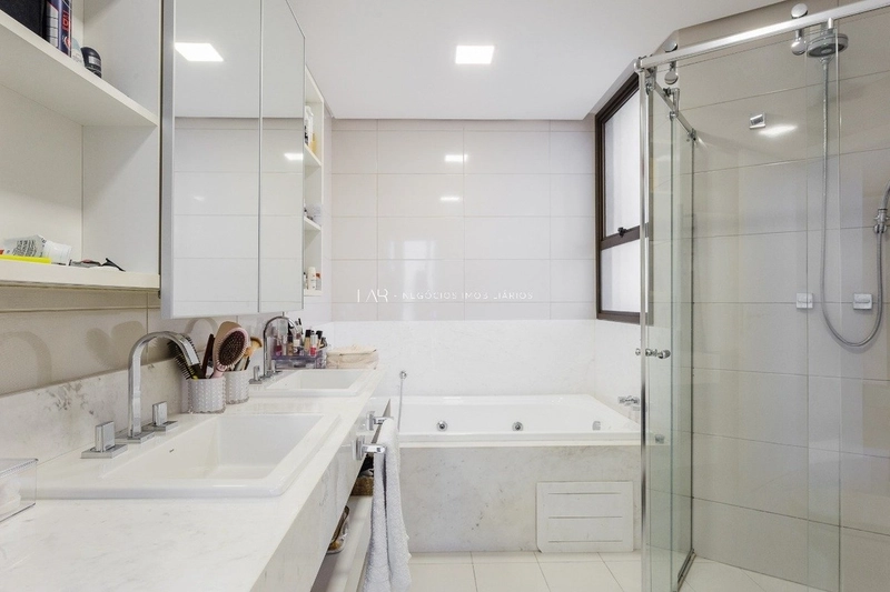 Apartamento com 4 suítes à Venda - Centro, Florianópolis: 21ª foto da galeria de imagens do imóvel