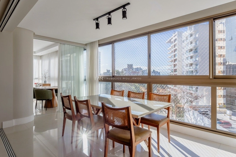 Apartamento com 4 suítes à Venda - Centro, Florianópolis: 3ª foto da galeria de imagens do imóvel