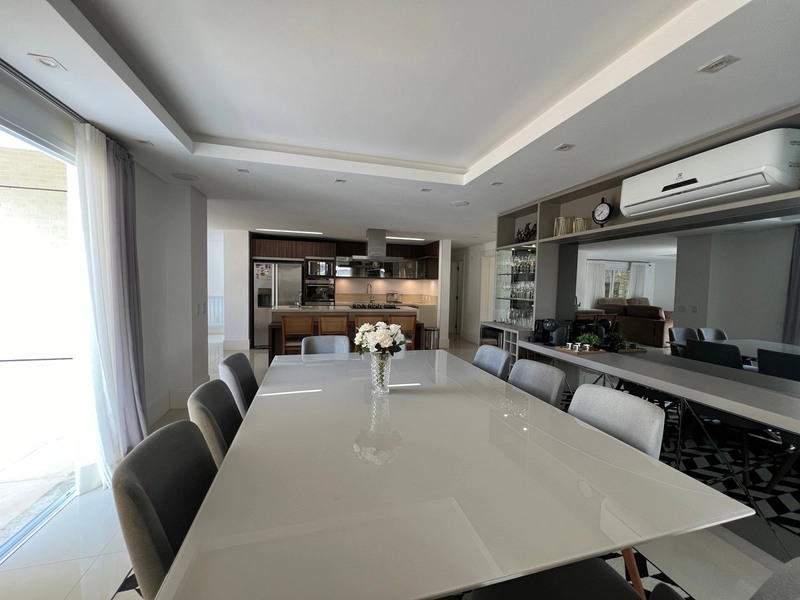 Casa em Condomínio Fechado com 4 Quartos | 2 Suítes | 5 Vagas à Venda: 6ª foto da galeria de imagens do imóvel