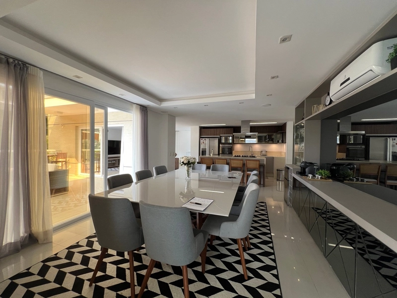 Casa em Condomínio Fechado com 4 Quartos | 2 Suítes | 5 Vagas à Venda: 2ª foto da galeria de imagens do imóvel