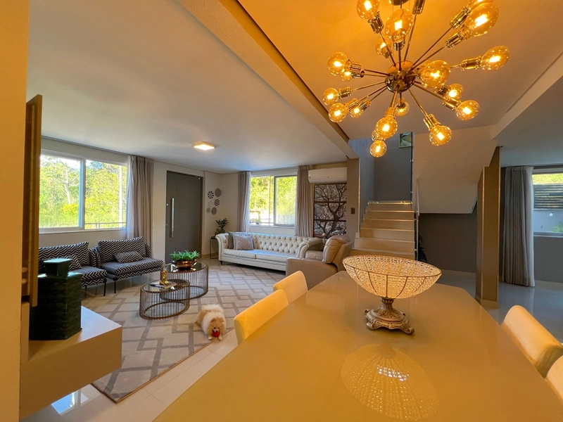 Casa com 3 Suítes | 2 Vagas | 178,63 m² à Venda - Córrego Grande: 2ª foto da galeria de imagens do imóvel