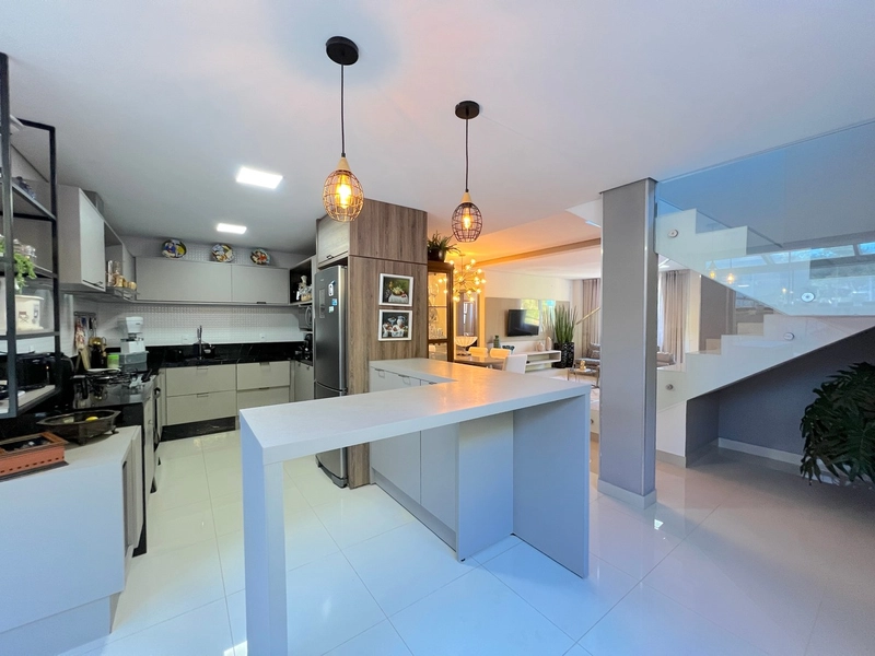 Casa com 3 Suítes | 2 Vagas | 178,63 m² à Venda - Córrego Grande: 6ª foto da galeria de imagens do imóvel