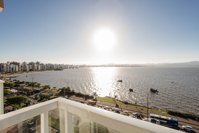 Apartamento com 3 Suítes | Vista para o Mar à Venda - Centro, Floripa