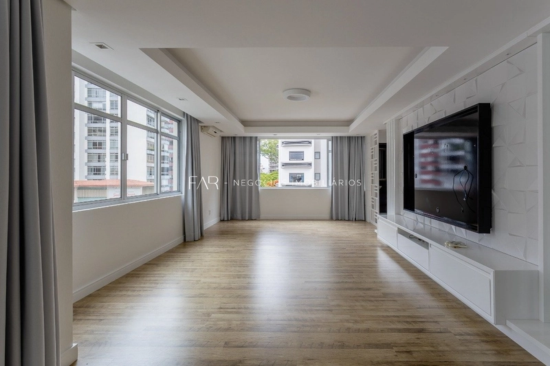 Apartamento com 3 Quartos | 1 Suíte | 2 Vagas à Venda - Centro, Fpolis: 1ª foto da galeria de imagens do imóvel