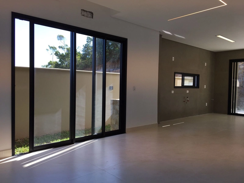 Casa Alto Padrão à Venda no Saco Grande  - 3 suítes: 17ª foto da galeria de imagens do imóvel