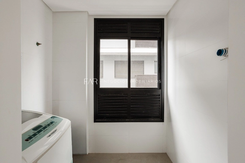 Duplex Alto Padrão em Jurerê com Vista Mar | 3 Suítes | Soho Residence: 6ª foto da galeria de imagens do imóvel