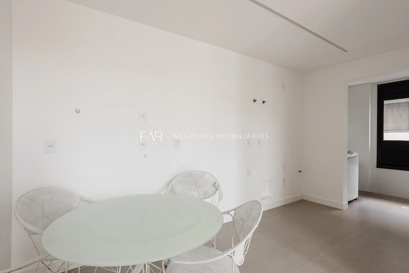 Duplex Alto Padrão em Jurerê com Vista Mar | 3 Suítes | Soho Residence: 5ª foto da galeria de imagens do imóvel