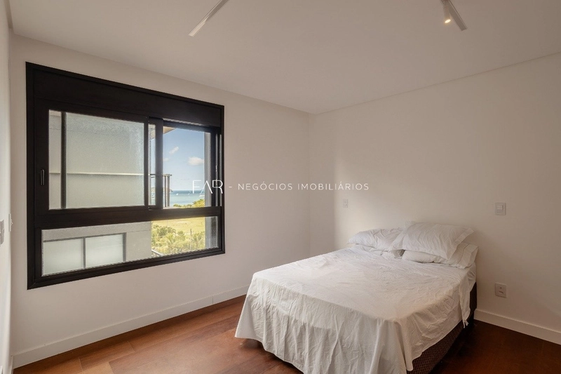 Duplex Alto Padrão em Jurerê com Vista Mar | 3 Suítes | Soho Residence: 18ª foto da galeria de imagens do imóvel