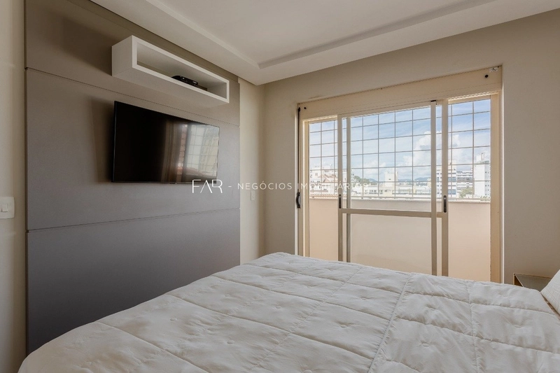 Casa com 5 Quartos | 2 Suítes | 4 Vagas à Venda - Coqueiros, Florianóp: 23ª foto da galeria de imagens do imóvel