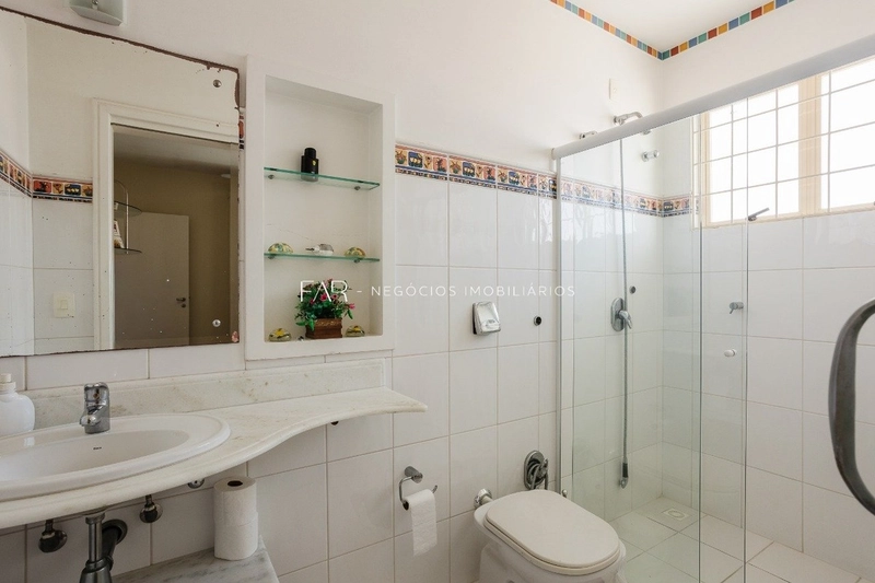 Casa com 5 Quartos | 2 Suítes | 4 Vagas à Venda - Coqueiros, Florianóp: 22ª foto da galeria de imagens do imóvel