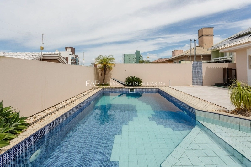 Casa com 5 Quartos | 2 Suítes | 4 Vagas à Venda - Coqueiros, Florianóp: 15ª foto da galeria de imagens do imóvel
