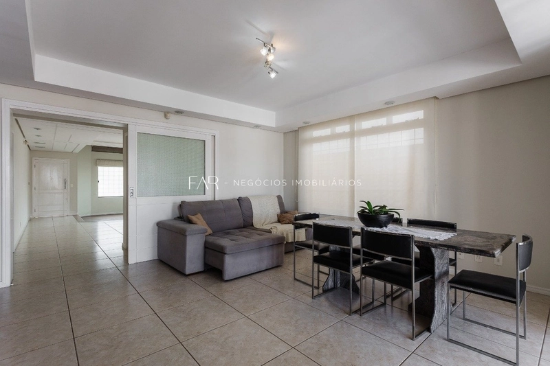 Casa com 5 Quartos | 2 Suítes | 4 Vagas à Venda - Coqueiros, Florianóp: 9ª foto da galeria de imagens do imóvel