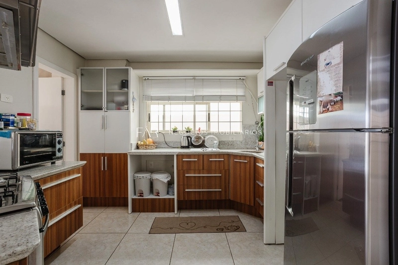 Casa com 5 Quartos | 2 Suítes | 4 Vagas à Venda - Coqueiros, Florianóp: 10ª foto da galeria de imagens do imóvel