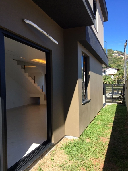 Casa com 3 Suítes | 2 Vagas | 180 m² à Venda - Saco Grande, Florianópo: 10ª foto da galeria de imagens do imóvel