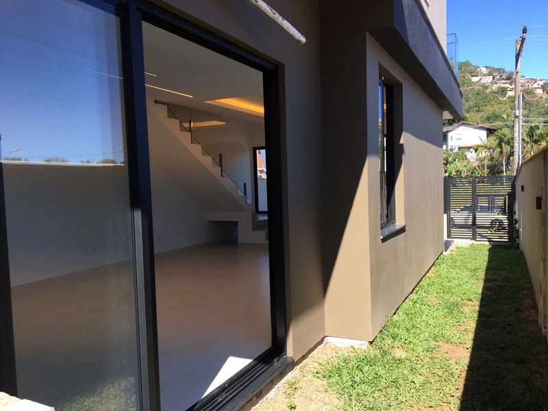 Casa com 3 Suítes | 2 Vagas | 180 m² à Venda - Saco Grande, Florianópo: 5ª foto da galeria de imagens do imóvel