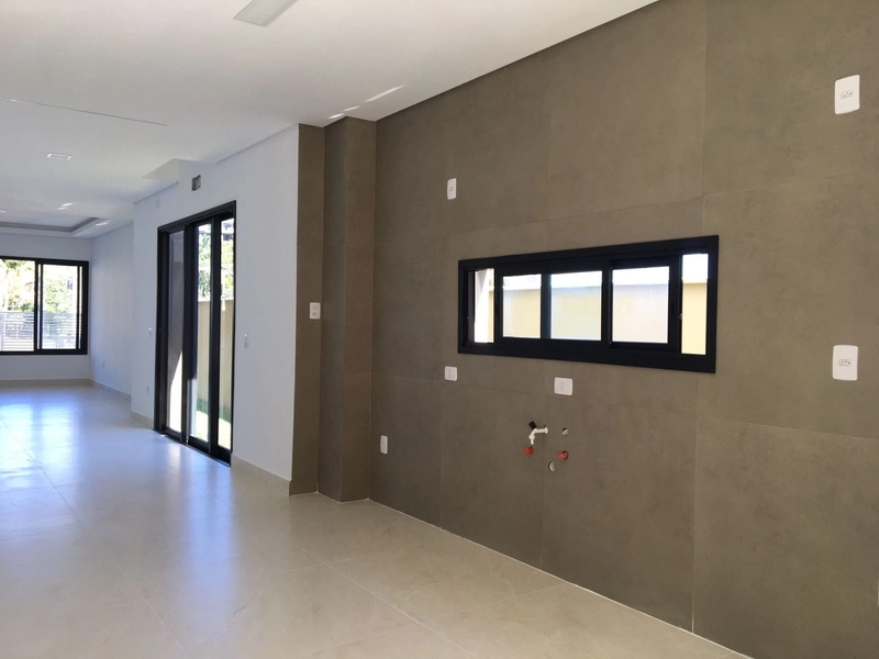 Casa com 3 Suítes | 2 Vagas | 180 m² à Venda - Saco Grande, Florianópo: 3ª foto da galeria de imagens do imóvel