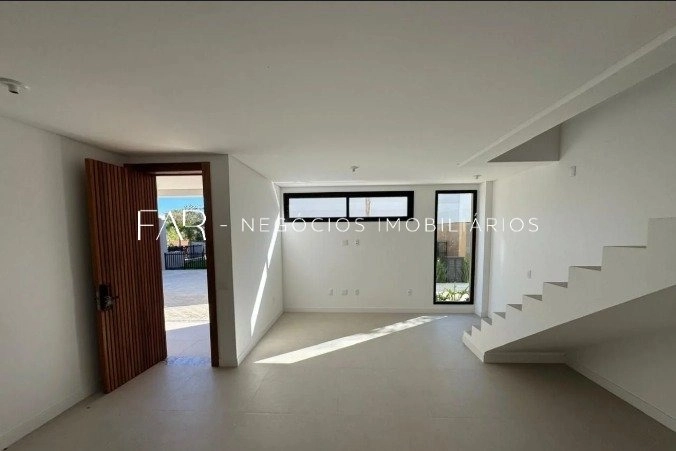 Casa em Condomínio com 3 Suítes | 2 Vagas | 242,50 m² à Venda - Cacupé: 4ª foto da galeria de imagens do imóvel