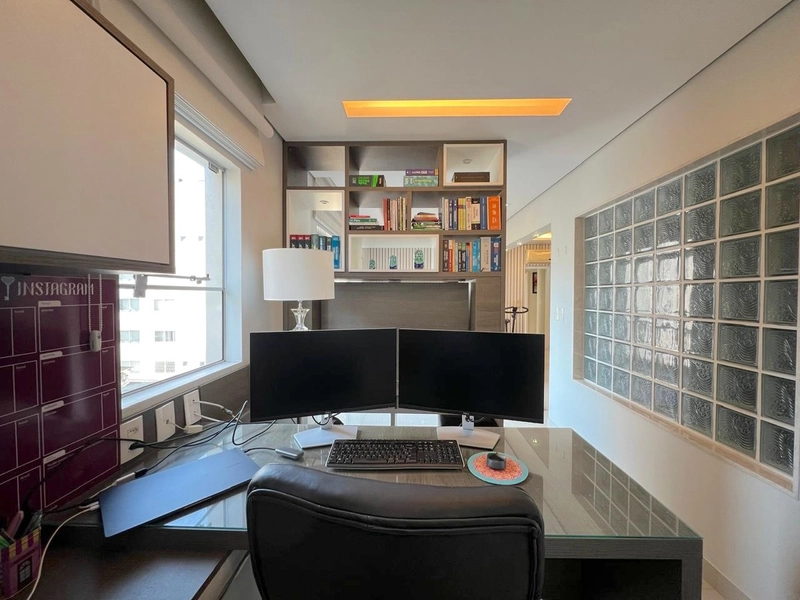 Apartamento à venda no Centro de Florianópolis: 3ª foto da galeria de imagens do imóvel