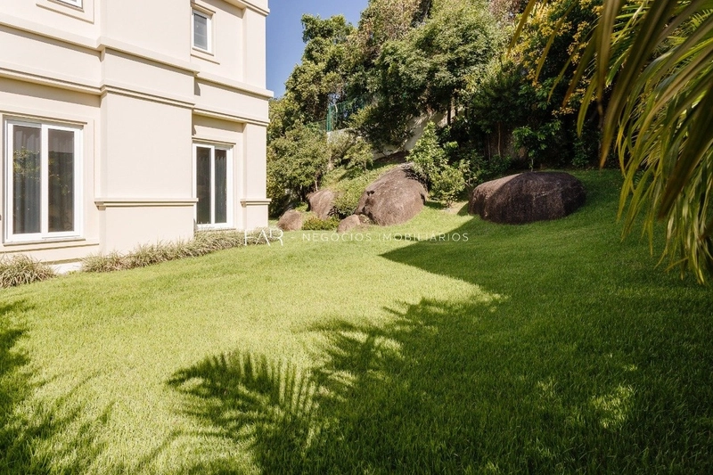 Casa em 4 Suítes em condomínio no Cacupé, Florianópolis: 33ª foto da galeria de imagens do imóvel