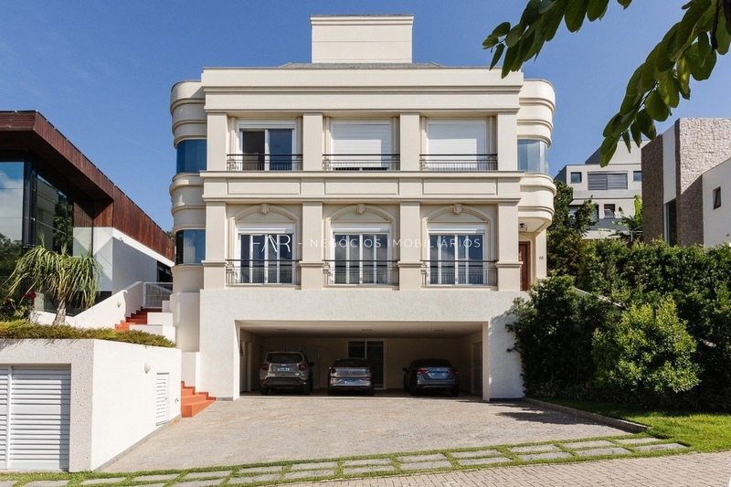 Casa em 4 Suítes em condomínio no Cacupé, Florianópolis: 2ª foto da galeria de imagens do imóvel