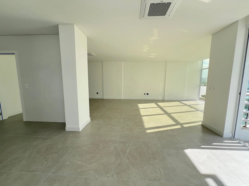 Apartamento totalmente reformado frente Beira Mar - 211 m² privativos: 7ª foto da galeria de imagens do imóvel