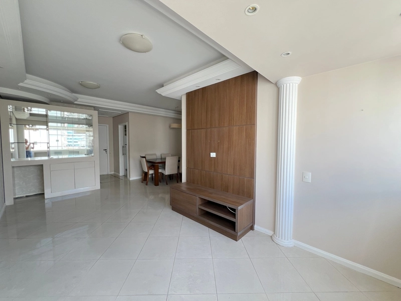 Apartamento com 3 dormitórios em andar alto e excelente posição solar: 5ª foto da galeria de imagens do imóvel