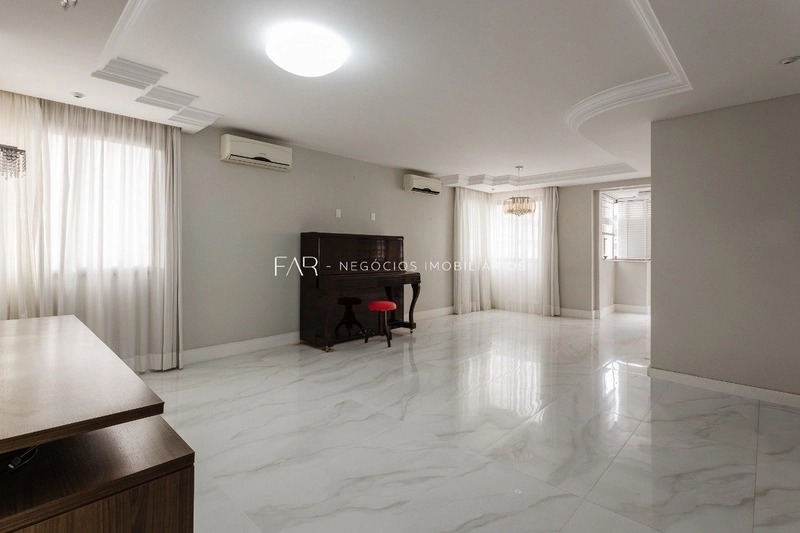 Apartamento à venda no Centro de Florianópolis: 3ª foto da galeria de imagens do imóvel