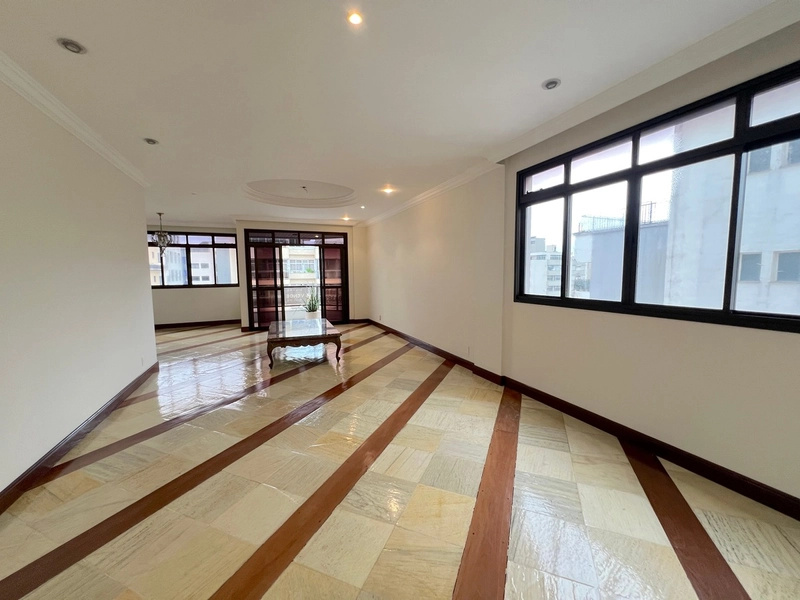Apartamento de alto padrão, com 220,43 m² no Centro de Floripa: 1ª foto da galeria de imagens do imóvel