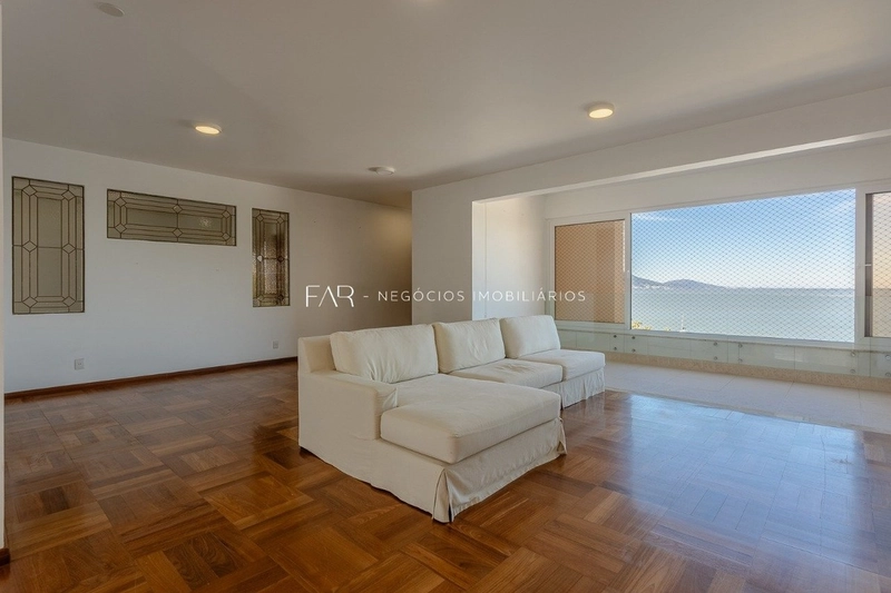 Apartamento com vista para o mar em Coqueiros
