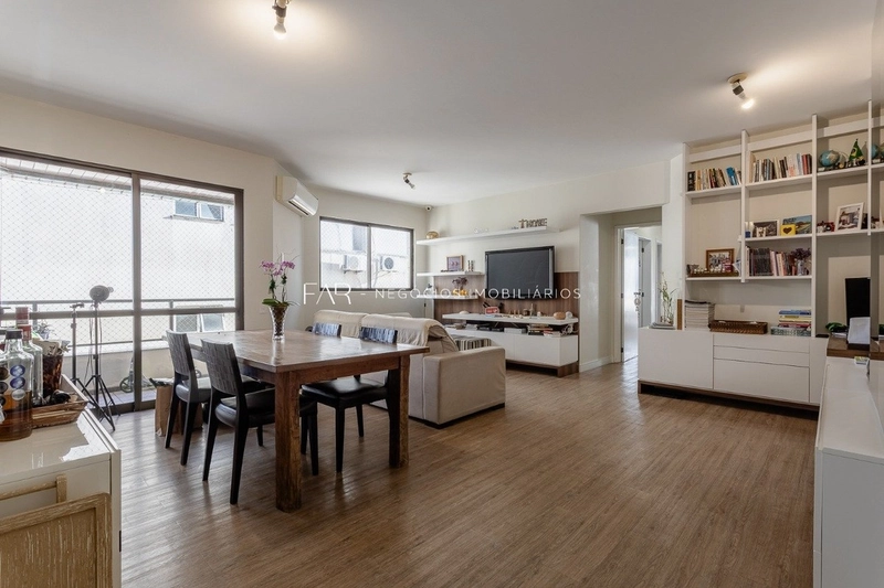 Apartamento com vista Beira Mar - 3 quartos - 133,89 m²: 2ª foto da galeria de imagens do imóvel