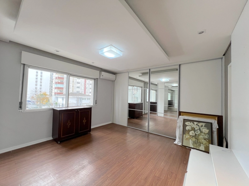 Apartamento com vista Beira Mar - 4 quartos - 225,56 m²