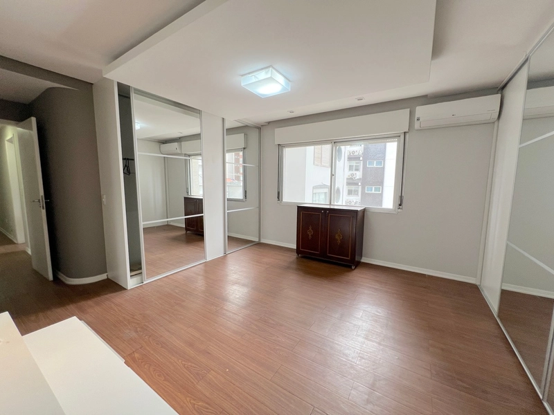 Apartamento com vista Beira Mar - 4 quartos - 225,56 m²: 4ª foto da galeria de imagens do imóvel