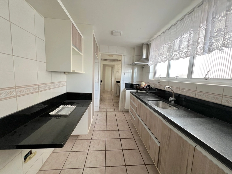 Apartamento com vista Beira Mar - 4 quartos - 225,56 m²: 7ª foto da galeria de imagens do imóvel