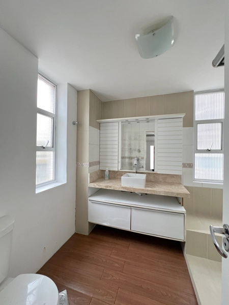 Apartamento com vista Beira Mar - 4 quartos - 225,56 m²: 5ª foto da galeria de imagens do imóvel
