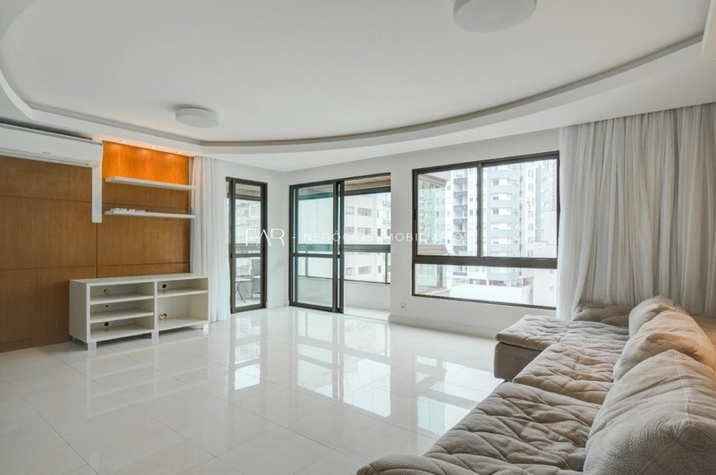 Apartamento á venda com Vista Beira Mar - 4 quartos 177 m²