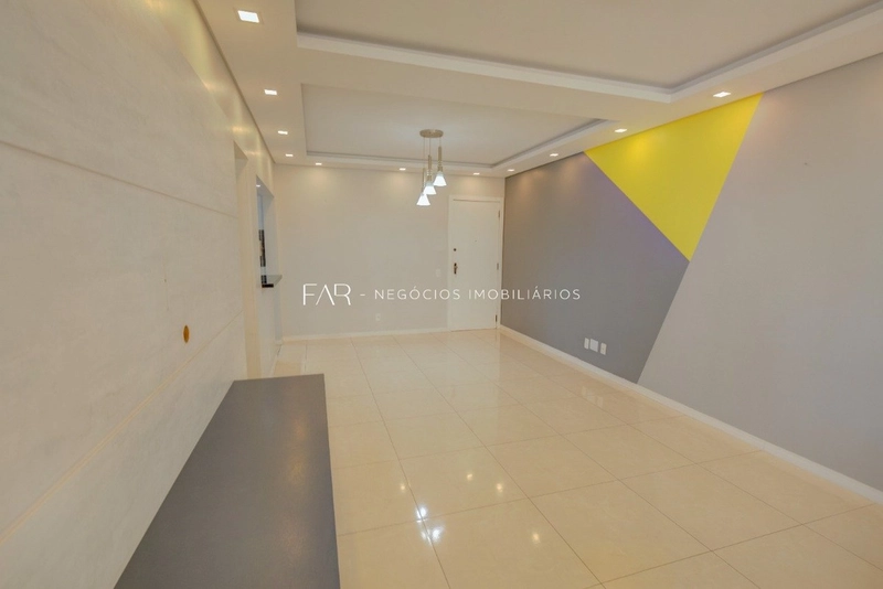 Apartamento á venda com 3 dormitórios, 1 suíte na Carvoeira - 91 m²: 2ª foto da galeria de imagens do imóvel