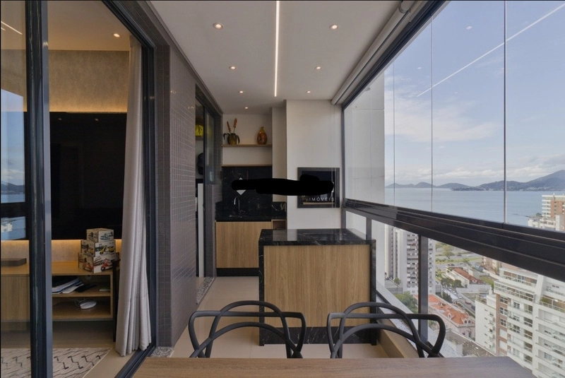 Apartamento á venda em condomínio Clube na Agronômica - 3 quartos