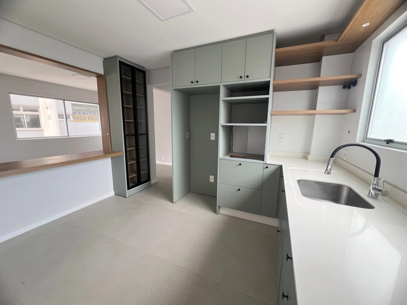 Belíssimo apartamento reformado em frente à Praça Benjamin Constant: 3ª foto da galeria de imagens do imóvel