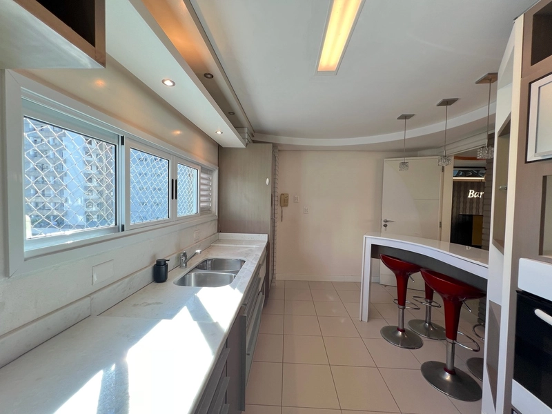 Apartamento ao lado do colégio Catarinense, com 3 suítes - 2 vagas: 14ª foto da galeria de imagens do imóvel