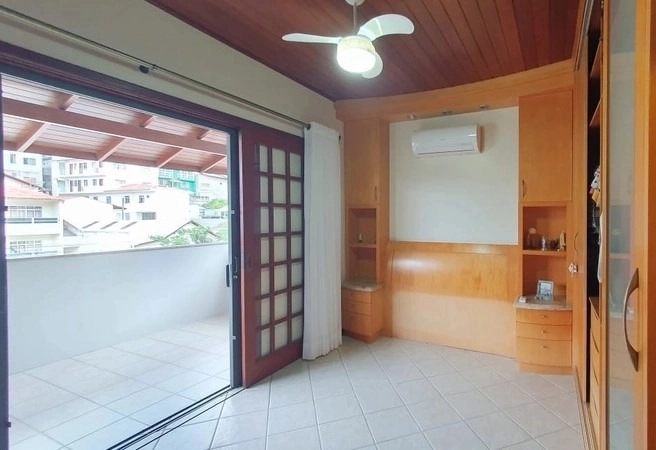Casa Residencial na Agronômica em Florianópolis com 04 quartos: 3ª foto da galeria de imagens do imóvel