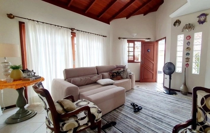 Casa Residencial na Agronômica em Florianópolis com 04 quartos: 10ª foto da galeria de imagens do imóvel