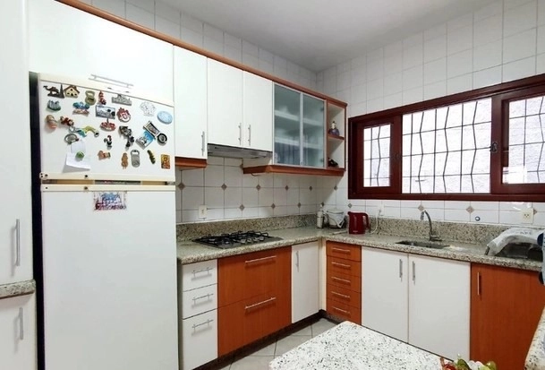 Casa Residencial na Agronômica em Florianópolis com 04 quartos: 2ª foto da galeria de imagens do imóvel