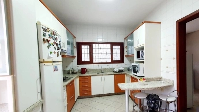 Casa Residencial na Agronômica em Florianópolis com 04 quartos: 1ª foto da galeria de imagens do imóvel