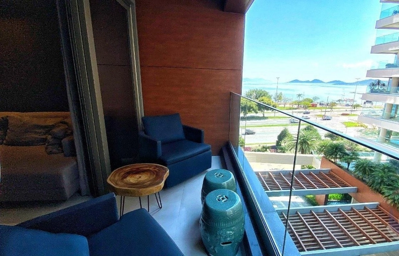 Apartamento na Beira Mar com 03 dormitórios - 131m2 privativos: 1ª foto da galeria de imagens do imóvel