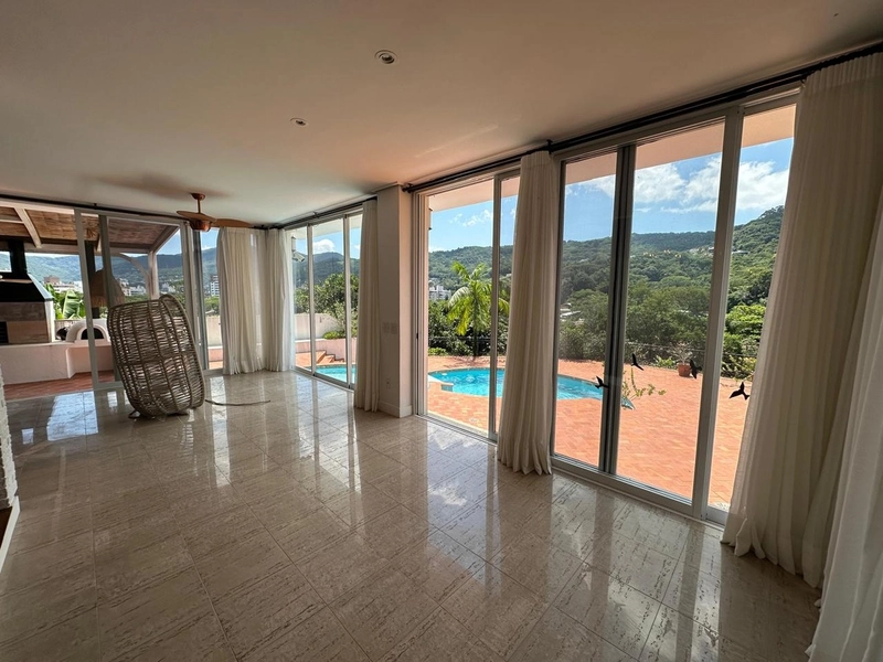Belíssima Mansão no Corrego Grande com 909m2 privativo: 7ª foto da galeria de imagens do imóvel