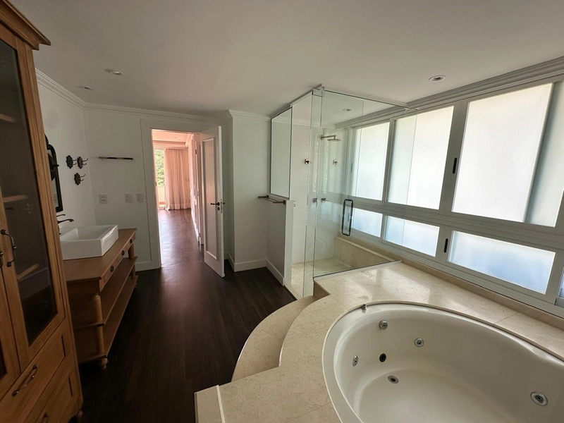 Belíssima Mansão no Corrego Grande com 909m2 privativo: 19ª foto da galeria de imagens do imóvel